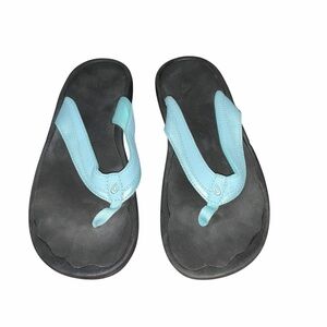 OluKai ʻOhana Flip Flops Women’s Size 9